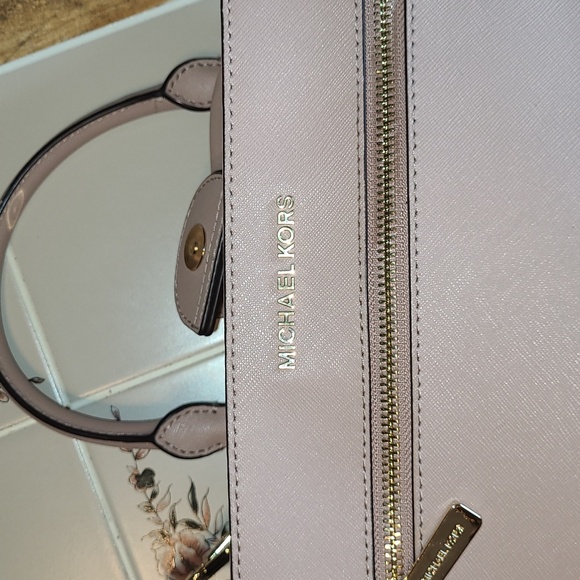Michael Kors Large Blush Color Satchel.  Pre-loved. - Picture 9 of 16